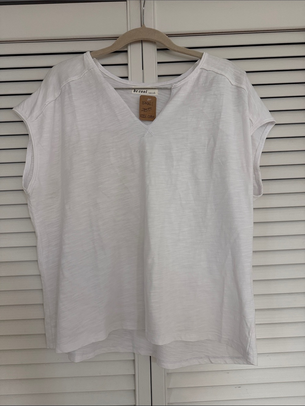 NWT Be Cool white v-neck Small